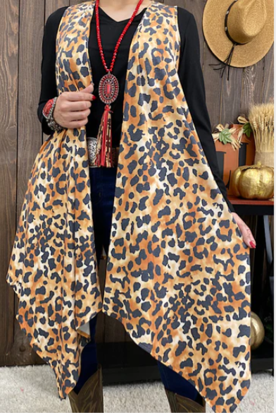 How to Wear a Leopard Print Vest Like a Fashion Pro