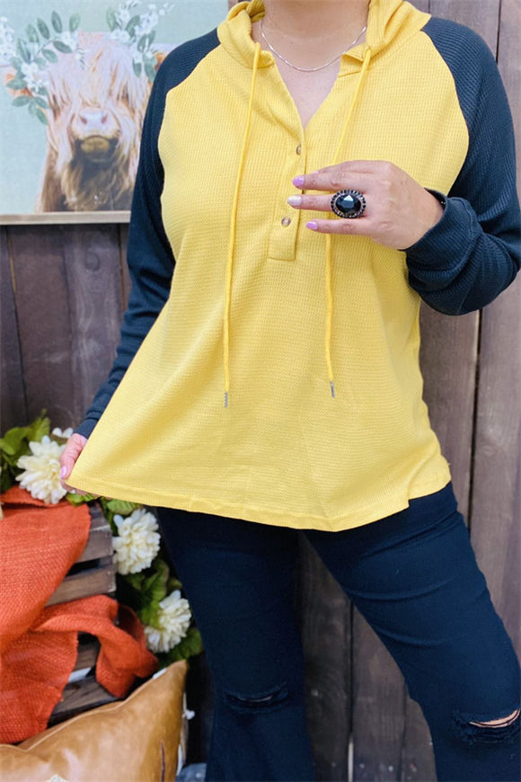 BQ15467 Block yellow&black color knitted fabric hoodie w/string&buttons long sleeve women tops