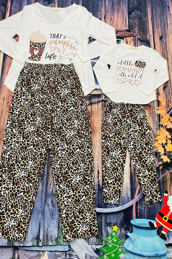 BQ2403 Wholesale Mom and Me Halloween pumpkin print top leopard pant girls pajamas sets