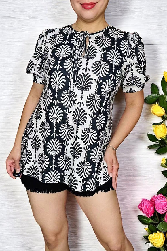 Shop women blouse Black white motif printed with/puff short sleeves and string GJQ16162