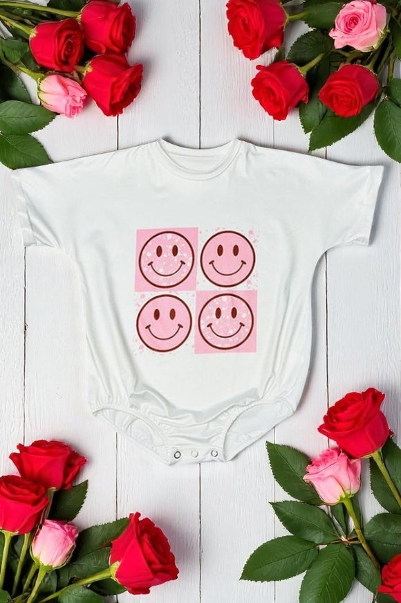 Wholesale baby clothes White w/light pink smiley faces baby bubble romper DLH1215-24