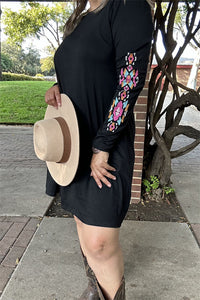 BQ15496 Floral embroidery long sleeve w/side pockets  black women dresses