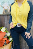 BQ15467 Block yellow&black color knitted fabric hoodie w/string&buttons long sleeve women tops