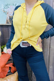 BQ15467 Block yellow&black color knitted fabric hoodie w/string&buttons long sleeve women tops