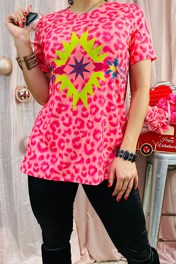 XCH12300 Pink leopard short sleeve top w/Aztec print